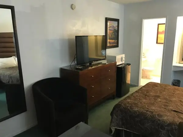 Discovery Inn 6