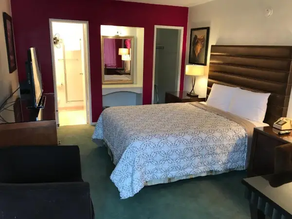 Discovery Inn 7